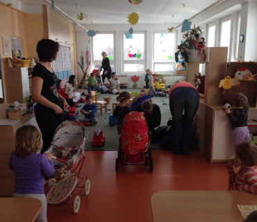 Dvoreček 5.4.2016 návštěva místní školky