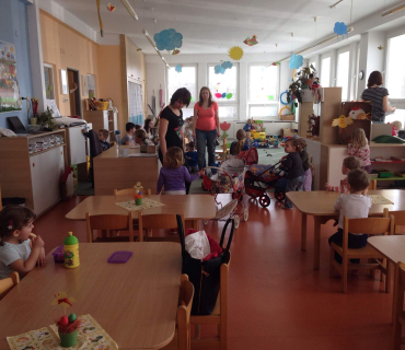 Dvoreček 5.4.2016 návštěva místní školky