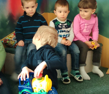 Dvoreček 29.3.2016 návštěva knihovny