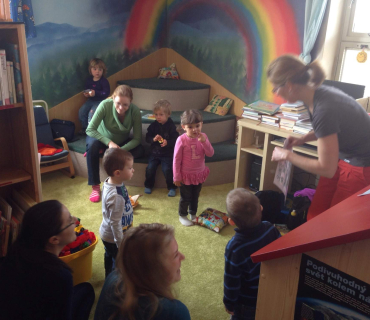 Dvoreček 29.3.2016 návštěva knihovny