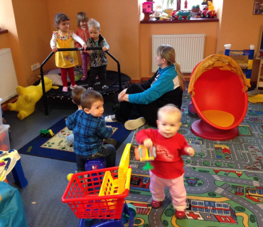 Dvoreček 1.3.2016 ubrousková technika