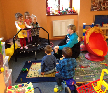 Dvoreček 1.3.2016 ubrousková technika