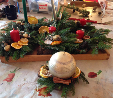 Dvoreček 24.11.2015 vánoční svícny