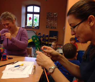 Dvoreček 17.11.2015 volánkové šály