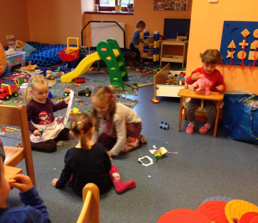 Dvoreček 17.11.2015 volánkové šály