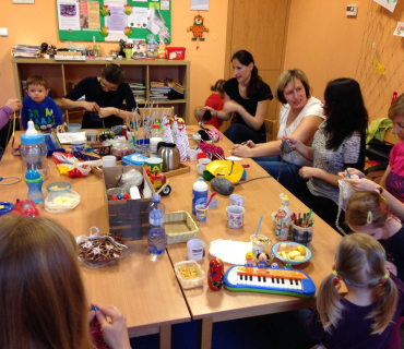 Dvoreček 17.11.2015 volánkové šály