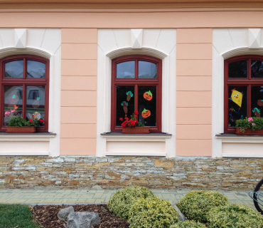 Dvoreček 29.9.2015 Podzimní výzdoba oken