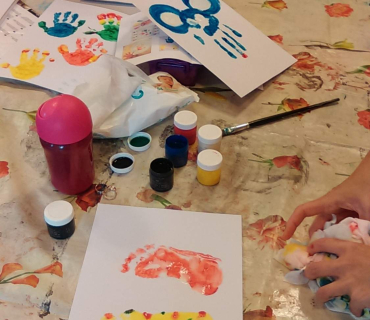 Dvoreček 15.9.2015 Otisky rukou a nohou