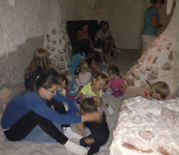 Dvoreček 18.8.2015 v solné jeskyni