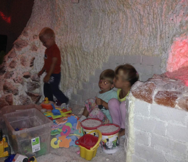 Dvoreček 18.8.2015 v solné jeskyni