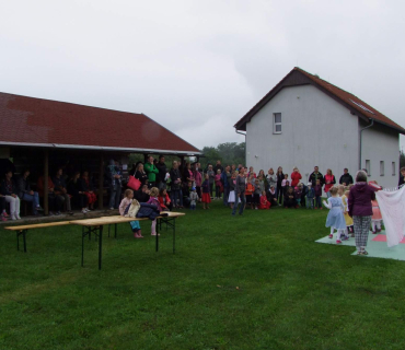 Vystoupení Černilovských Blešek a Blech na Semonickém ořechobraní 7. 9. 2019