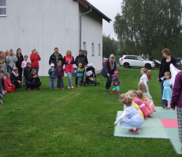 Vystoupení Černilovských Blešek a Blech na Semonickém ořechobraní 7. 9. 2019