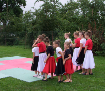 Vystoupení Černilovských Blešek a Blech na Semonickém ořechobraní 7. 9. 2019