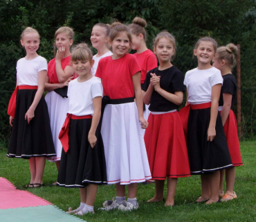 Vystoupení Černilovských Blešek a Blech na Semonickém ořechobraní 7. 9. 2019