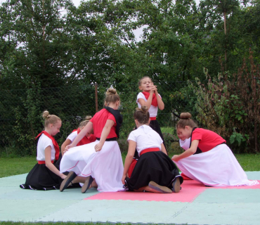 Vystoupení Černilovských Blešek a Blech na Semonickém ořechobraní 7. 9. 2019