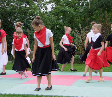 Vystoupení Černilovských Blešek a Blech na Semonickém ořechobraní 7. 9. 2019