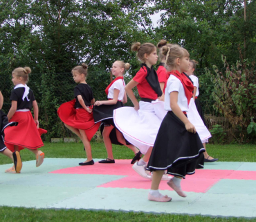 Vystoupení Černilovských Blešek a Blech na Semonickém ořechobraní 7. 9. 2019
