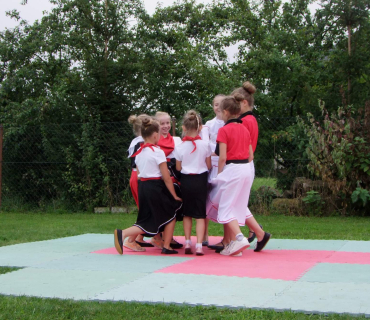 Vystoupení Černilovských Blešek a Blech na Semonickém ořechobraní 7. 9. 2019