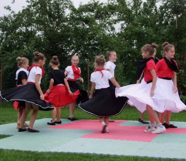 Vystoupení Černilovských Blešek a Blech na Semonickém ořechobraní 7. 9. 2019
