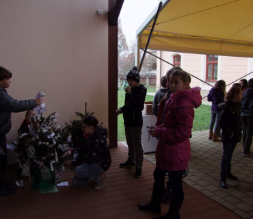 Adventní trhy v KSD Černilov 2016