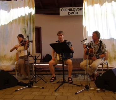 Černilovský dvůr 2015 foto Jana Ž