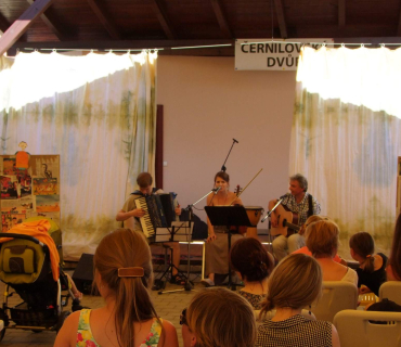 Černilovský dvůr 2015 foto Jana Ž