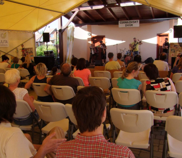 Černilovský dvůr 2015 foto Jana Ž