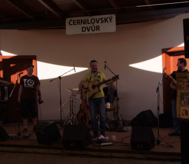 Černilovský dvůr 2015 foto Jana Ž