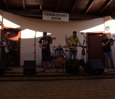 Černilovský dvůr 2015 foto Jana Ž