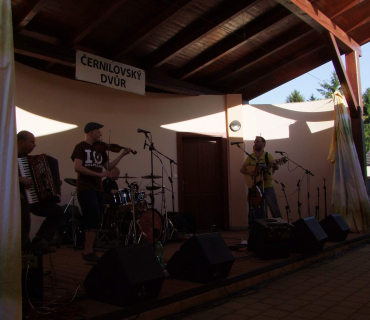 Černilovský dvůr 2015 foto Jana Ž
