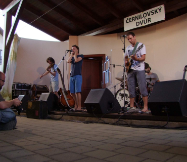Černilovský dvůr 2015 foto Jana Ž