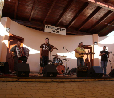 Černilovský dvůr 2015