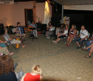 Černilovský dvůr 2015