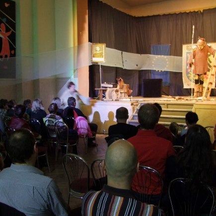 Divadelní představení Don Quijote de la Ancha Sokolovna Černilov 11.10.2014