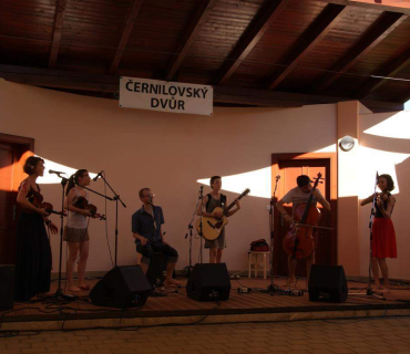 ČERNILOVSKÝ DVŮR 2014 - foto Míra