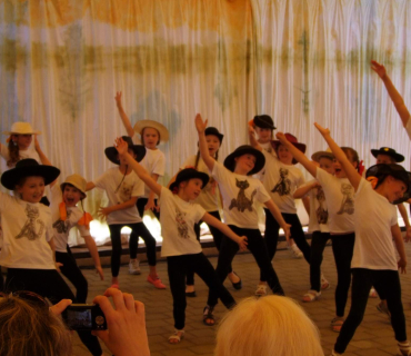 ČERNILOVSKÝ DVŮR 2014 - foto Jana Ž