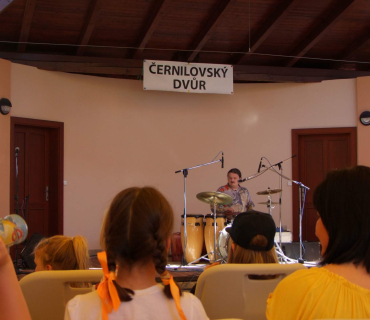 ČERNILOVSKÝ DVŮR 2014 - foto Jana Ž