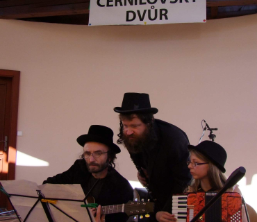 ČERNILOVSKÝ DVŮR 2014 - foto Jana Ž