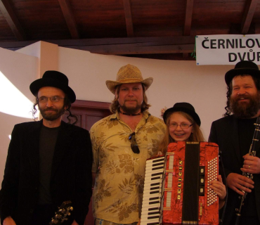 ČERNILOVSKÝ DVŮR 2014 - foto Jana Ž
