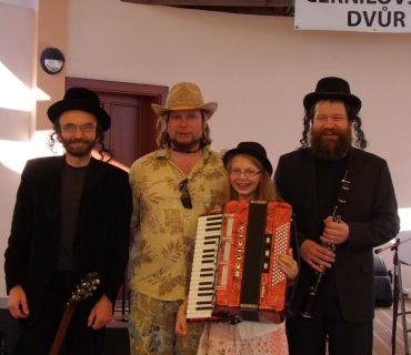 ČERNILOVSKÝ DVŮR 2014 - foto Jana Ž