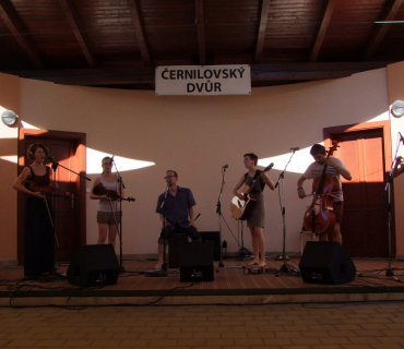 ČERNILOVSKÝ DVŮR 2014 - foto Jana Ž