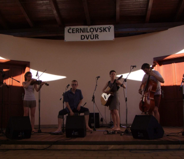 ČERNILOVSKÝ DVŮR 2014 - foto Jana Ž