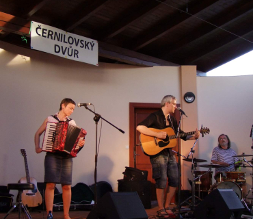 ČERNILOVSKÝ DVŮR 2014 - foto Jana Ž