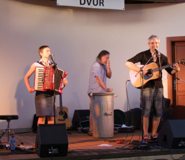 ČERNILOVSKÝ DVŮR 2014 - foto Jana Ž