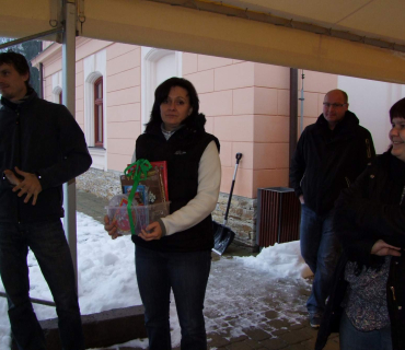 Charitativní dražba vánočních stromečků - KSD Černilov 16.12.2012