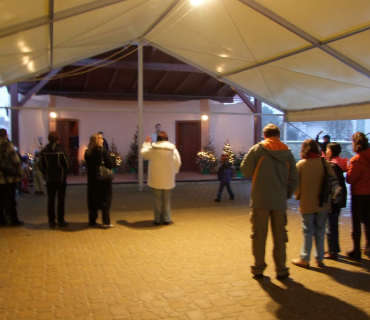 Charitativní dražba vánočních stromečků - KSD Černilov 16.12.2012