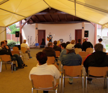 ČERNILOVSKÝ DVŮR 2012 od Jany Ž