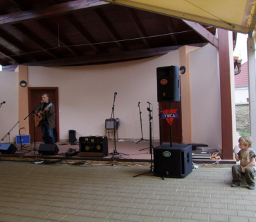 ČERNILOVSKÝ DVŮR 2012 od Jany Ž