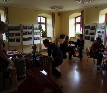 ČERNILOVSKÝ DVŮR 2012 od Jany Ž