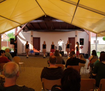 ČERNILOVSKÝ DVŮR 2012 od Jany Ž